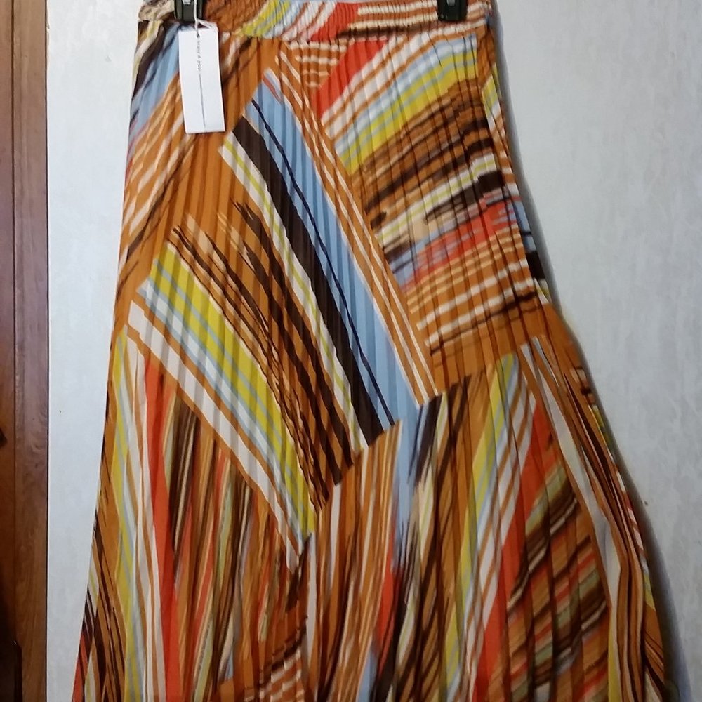 New !Truly 4 You Skirt sz small